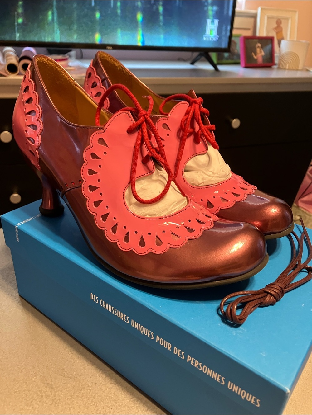 John Fluevog Lottie Deno Bellevue Pink Lace Up